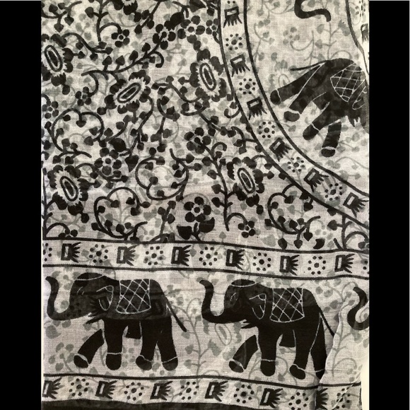 🛍 Indian Elephant Boho Print Long Scarf, White/Black - Picture 1 of 4